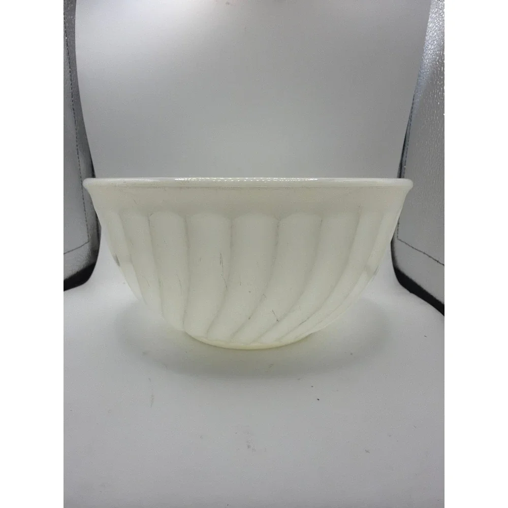 VTG White Swirl Milk Glass Mixing Bowl Anchor Hocking Fire King Ware #17 USA